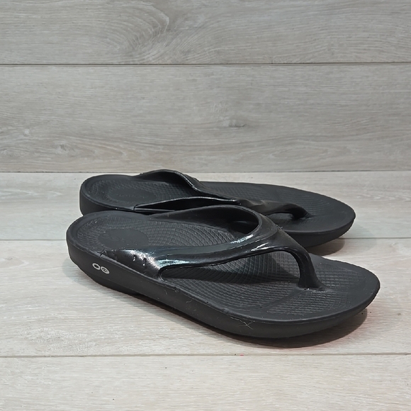 Oofos Women Thong T Strap Black Flip Flop Sandals Shoes Sz 9 - Picture 1 of 11